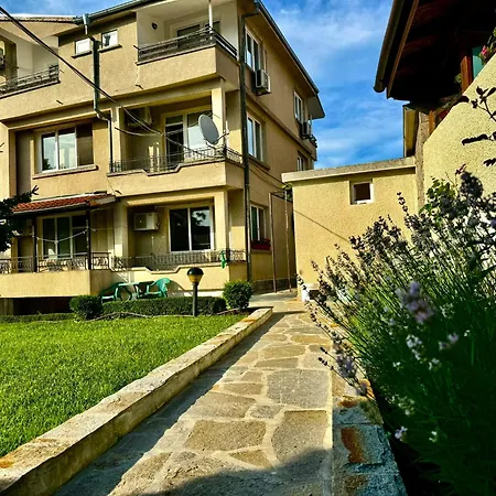 Guestrooms Stoyanovi Pensión 3*